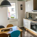 Exklusive 2 Mit Balkon In Lage! 公寓 *
