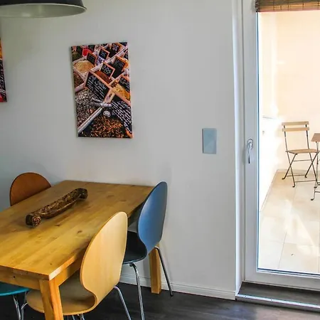 Exklusive 2 Mit Balkon In Lage! * Brema