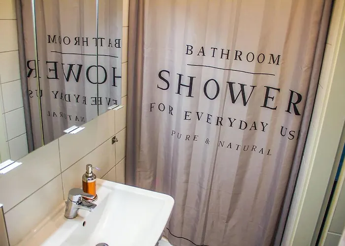 Exklusive 2 Mit Balkon In Lage! Бремен