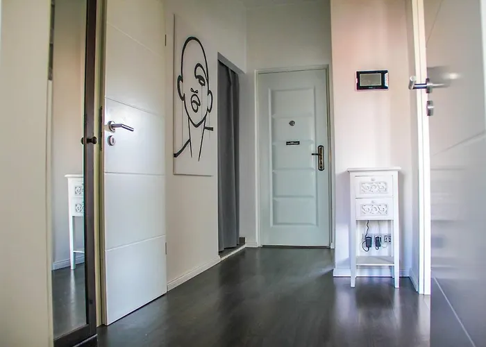 Apartamento Exklusive 2 Mit Balkon In Lage! *