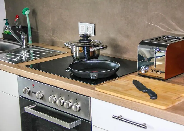 Exklusive 2 Mit Balkon In Lage! Апартаменти