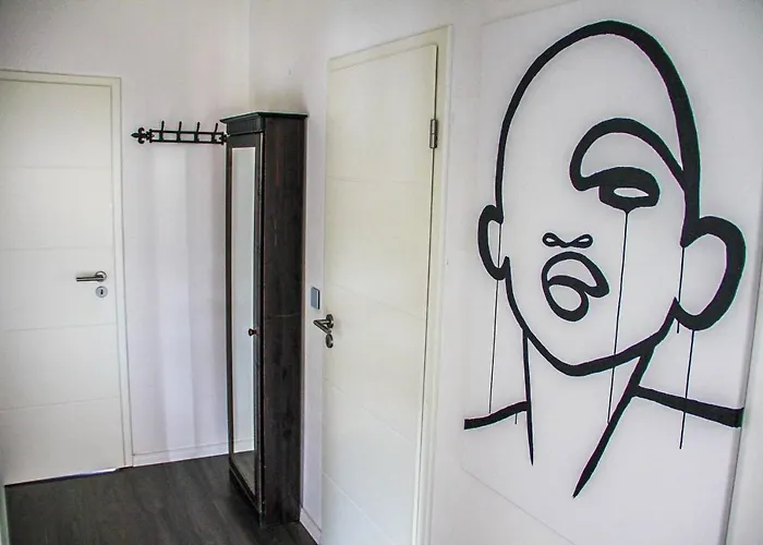 Exklusive 2 Mit Balkon In Lage! *